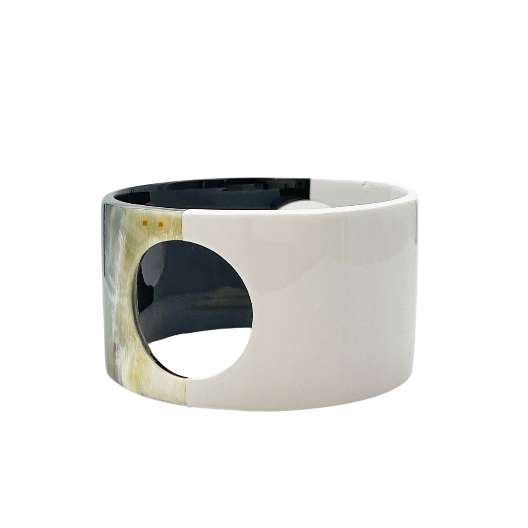 ATELIER1811 La Manchette Blanche