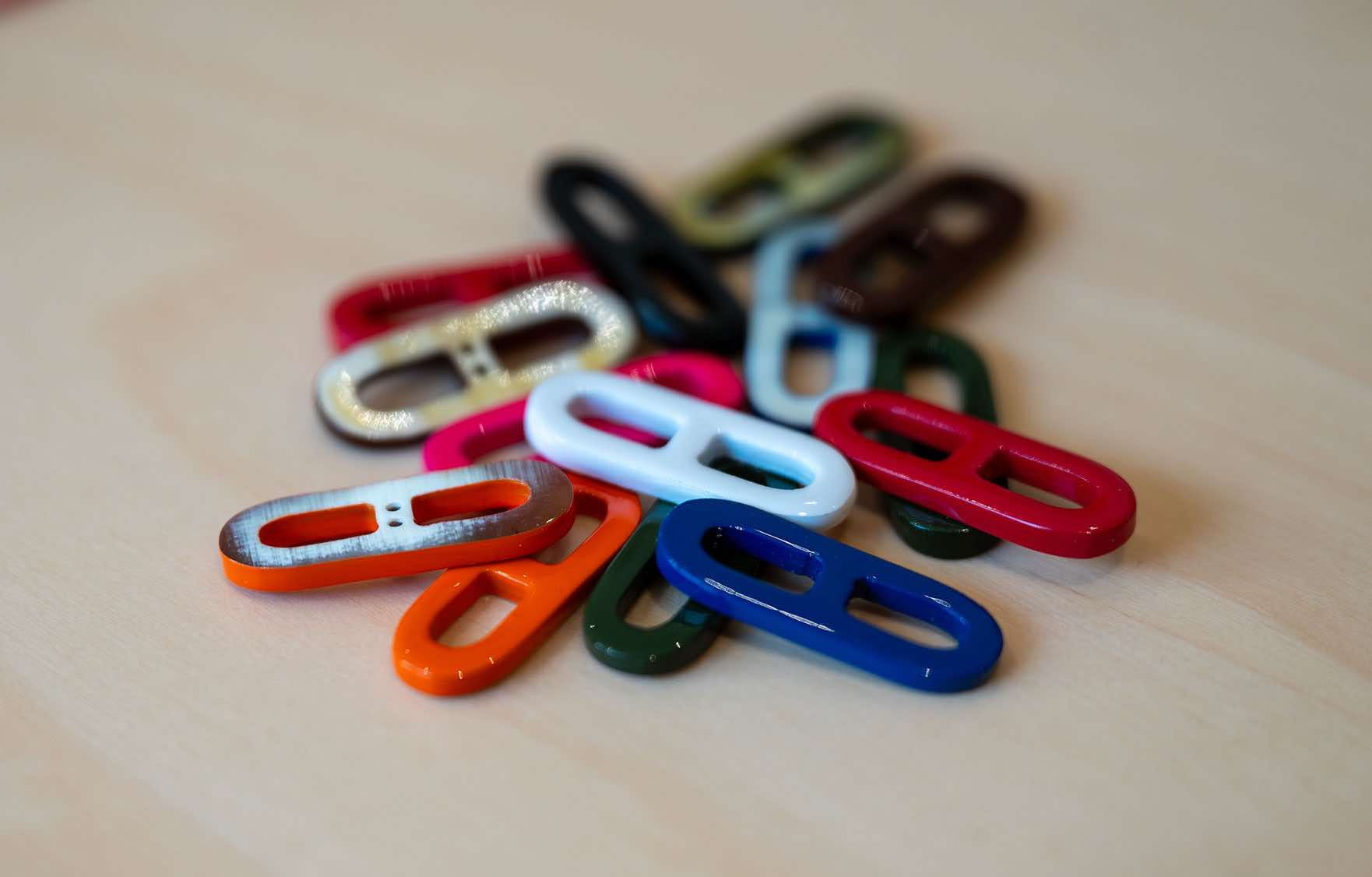 ATELIER1811 Les différents coloris du Maillon Martin (Blanc, kaki, rouge, rose, bleu, chocolatines, orange et noir)