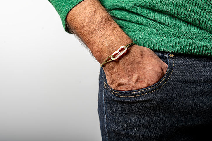 ATELIER1811 Maillon Martin réversible en corne claire sur lien Kaki