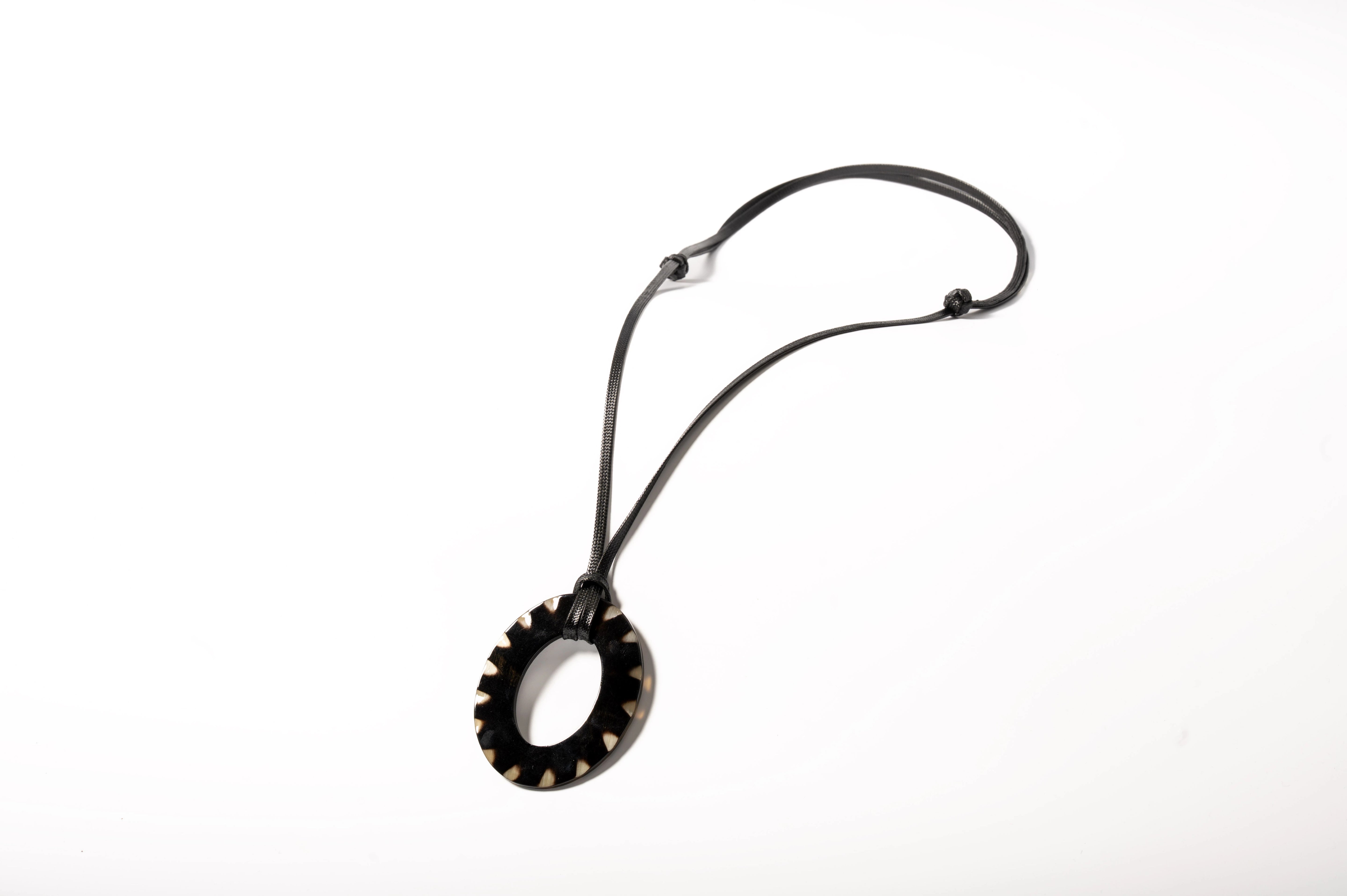 ATELIER1811 Pendentif Colette Naturel Noir & Blanc