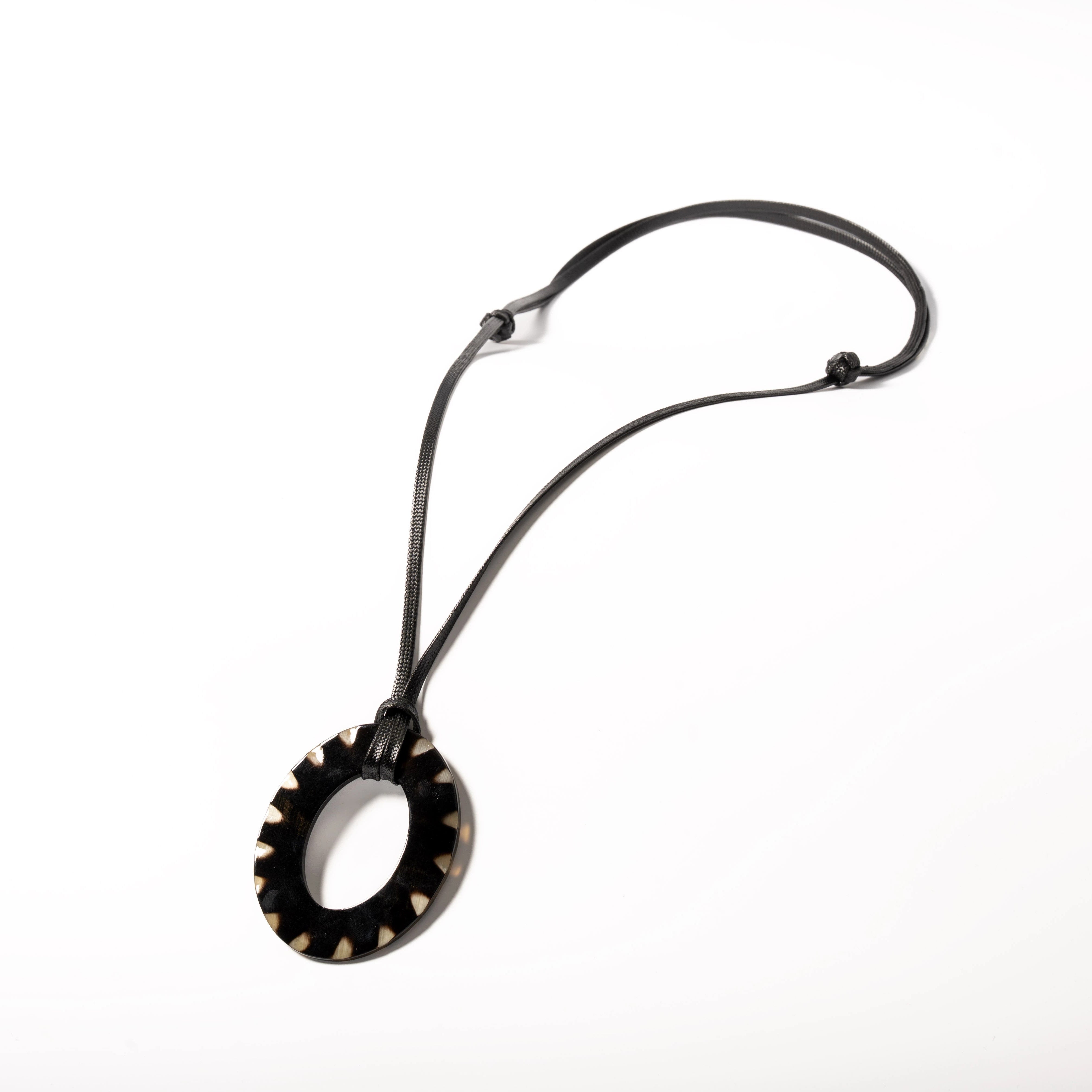 ATELIER1811 Pendentif Colette Naturel Noir & Blanc