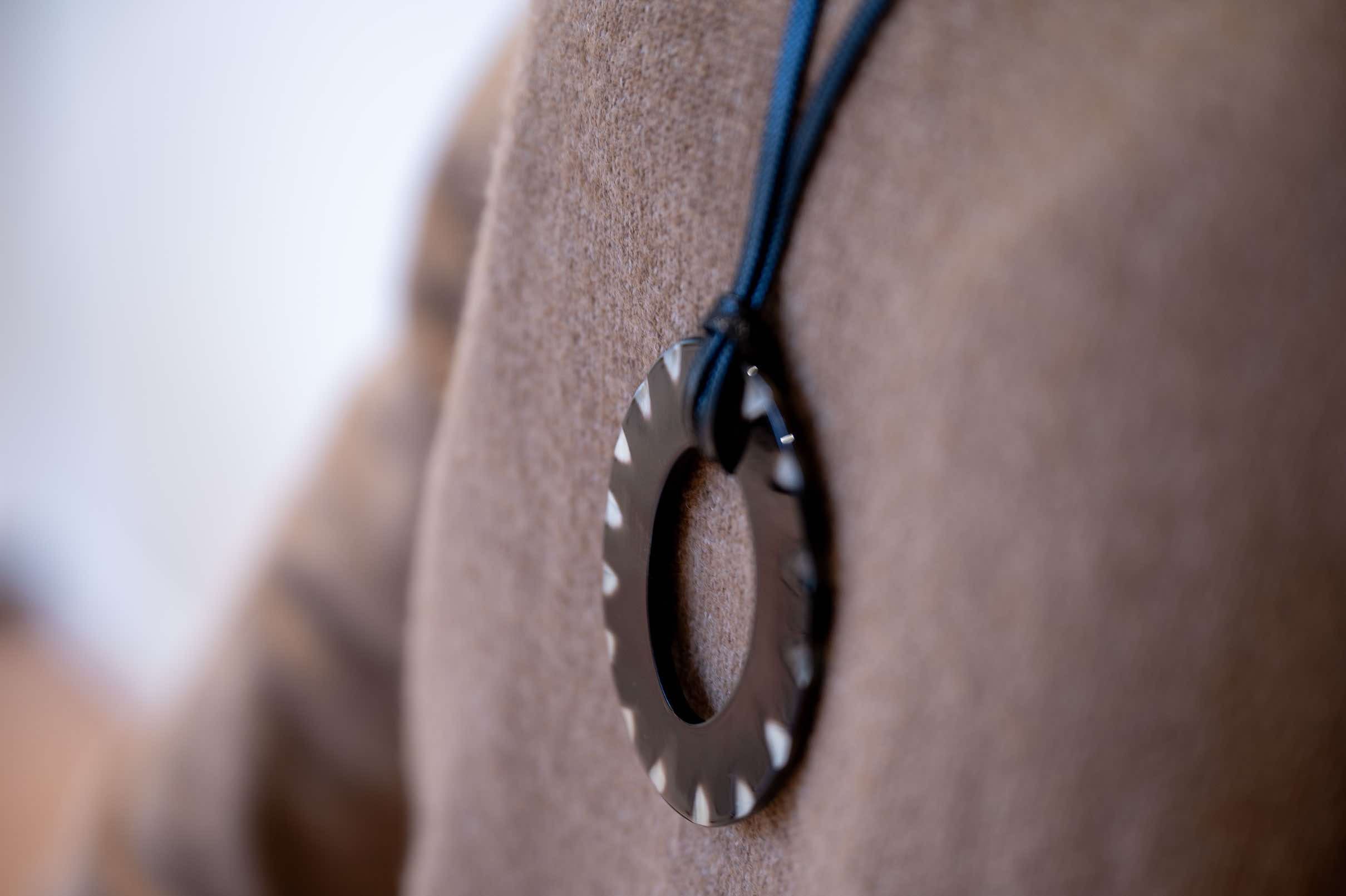 ATELIER1811 Pendentif Colette Naturel Noir & Blanc