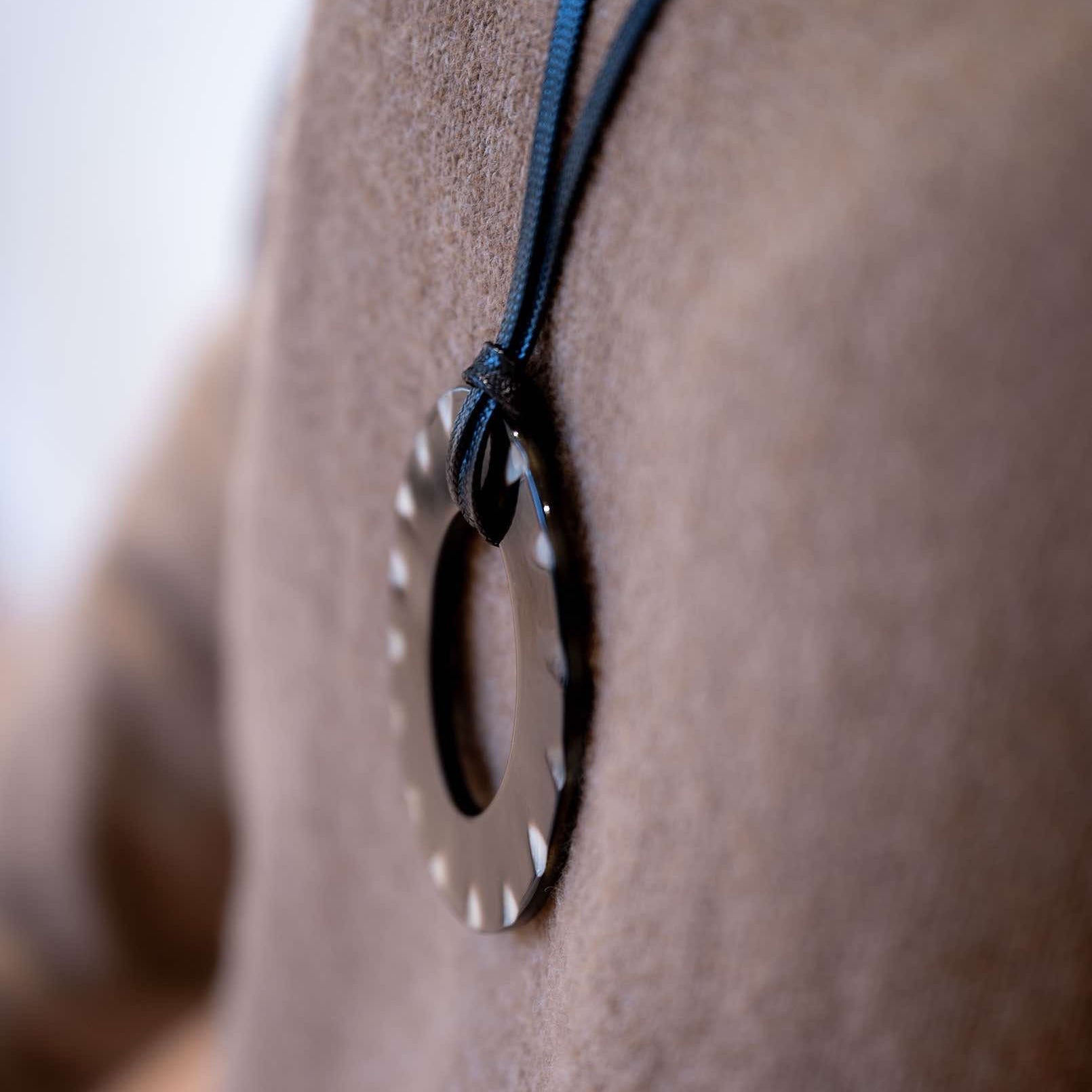 ATELIER1811 Pendentif Colette Naturel Noir & Blanc