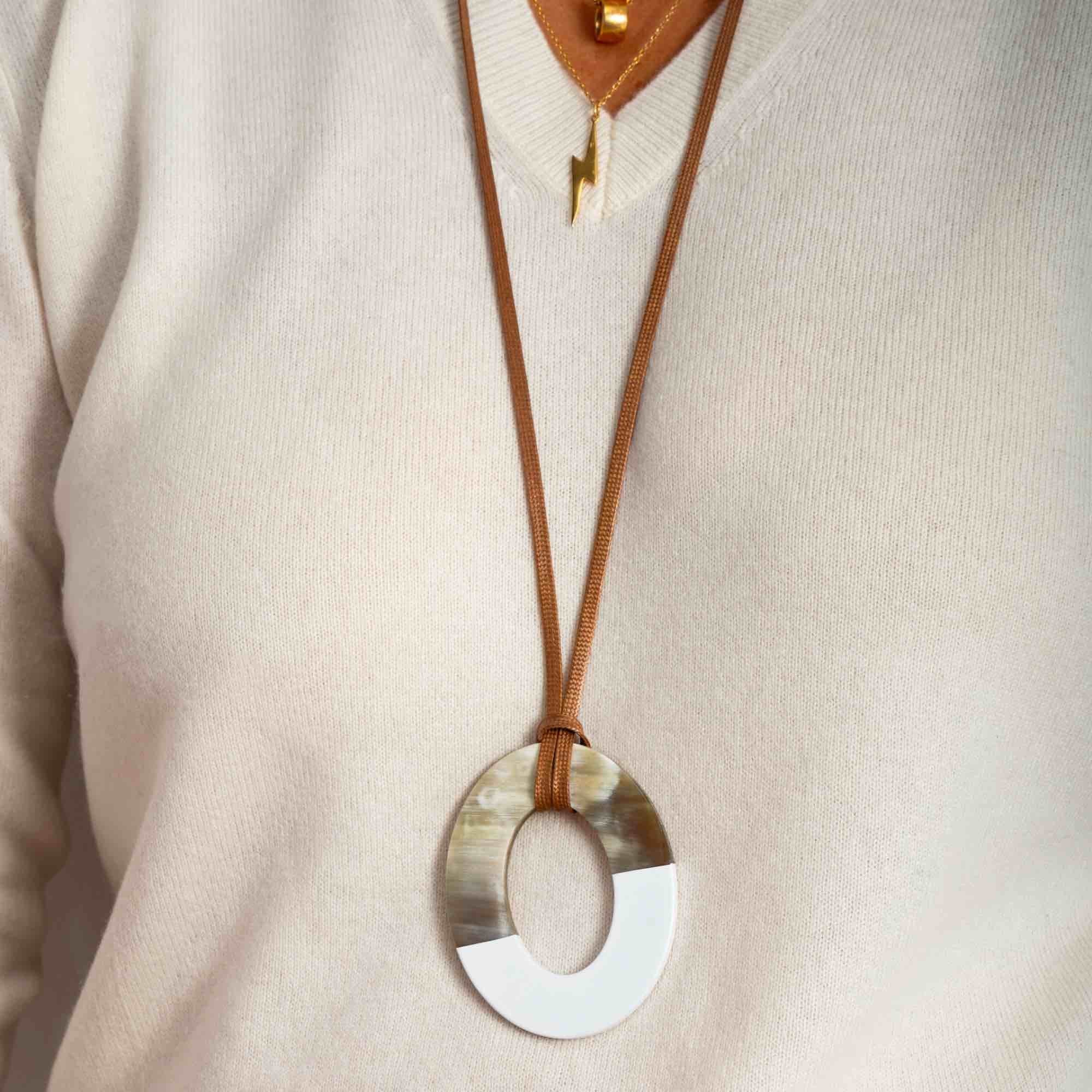 ATELIER1811 Pendentif Ovale BLANCHE