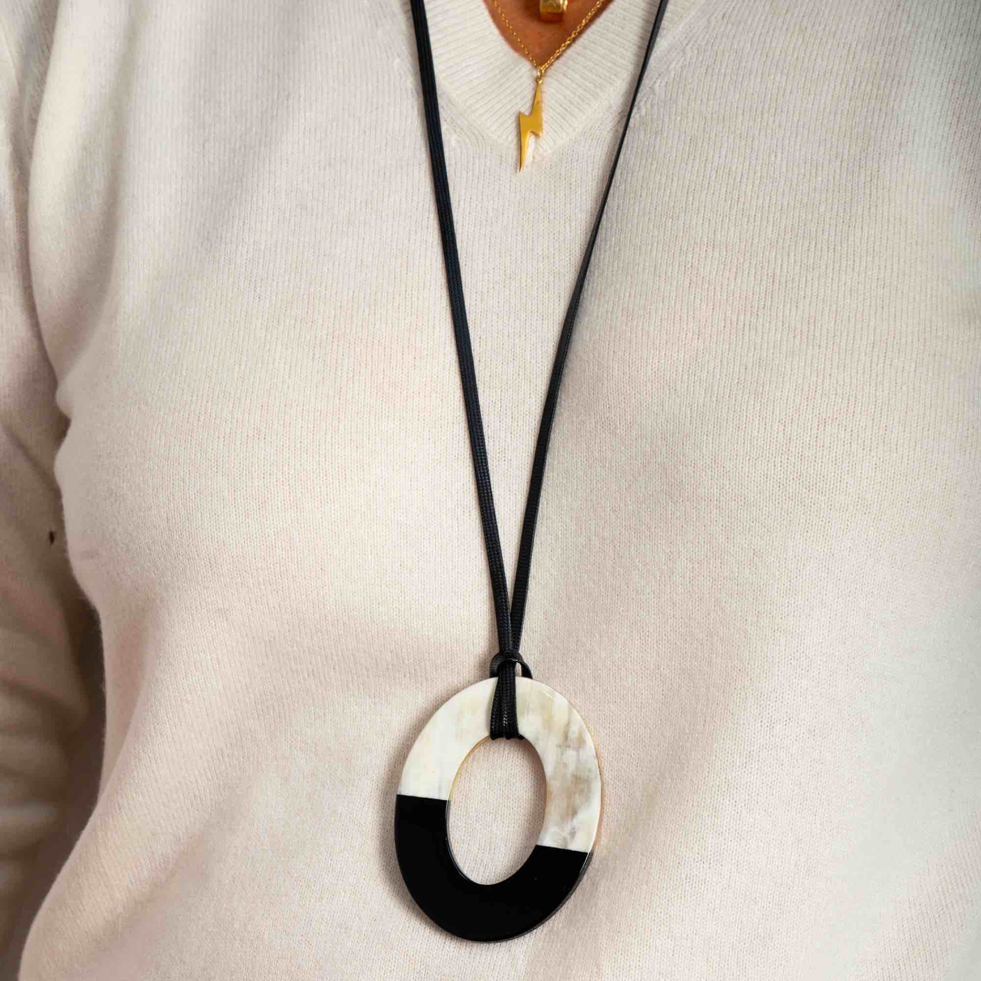 ATELIER1811 Pendentif Ovale CAMILLE