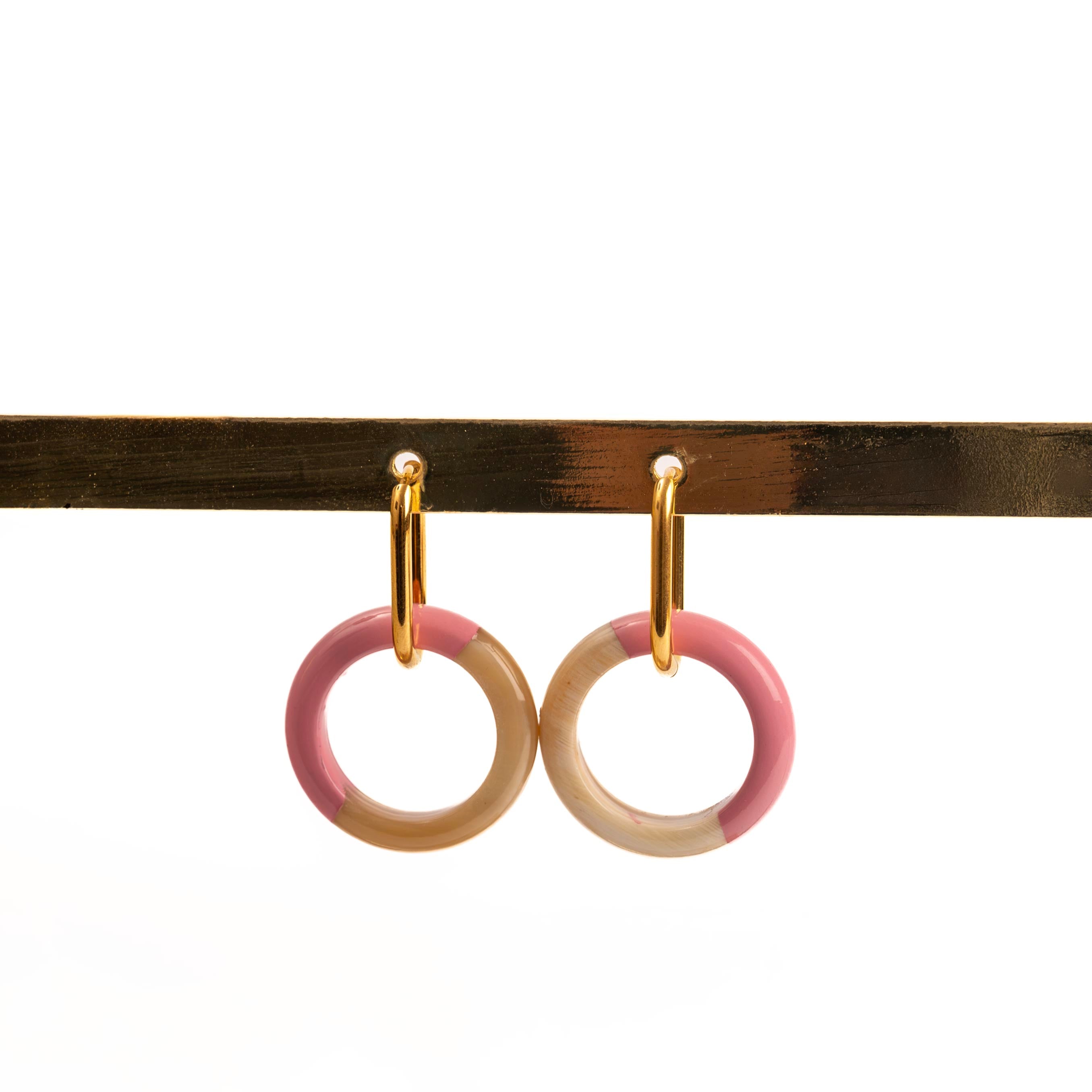 Fermoirs dorés boucles d'oreilles