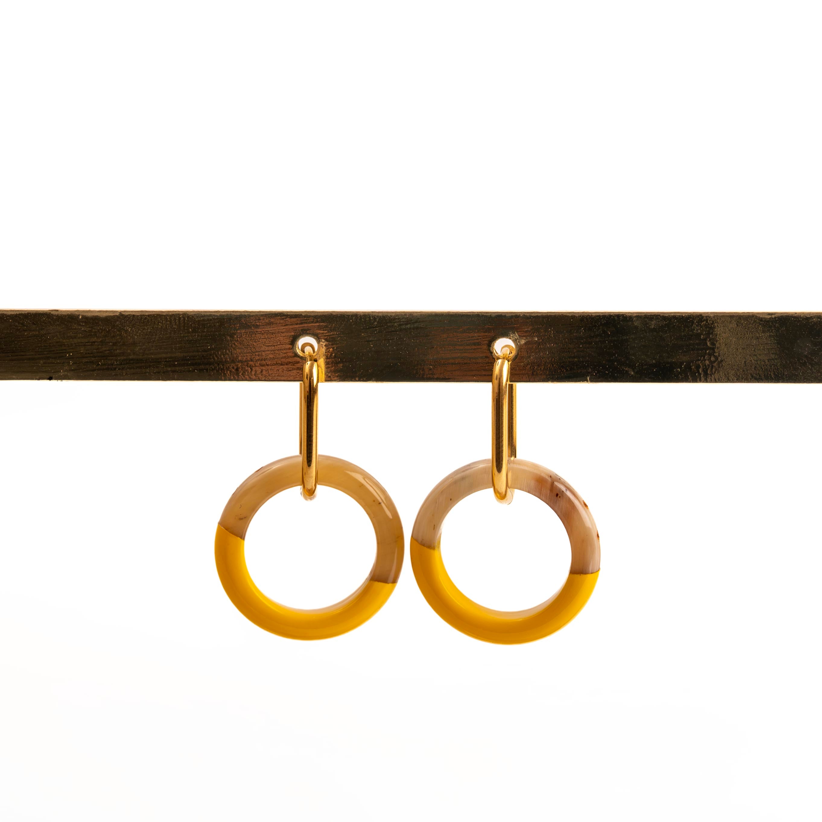 Fermoirs dorés boucles d'oreilles