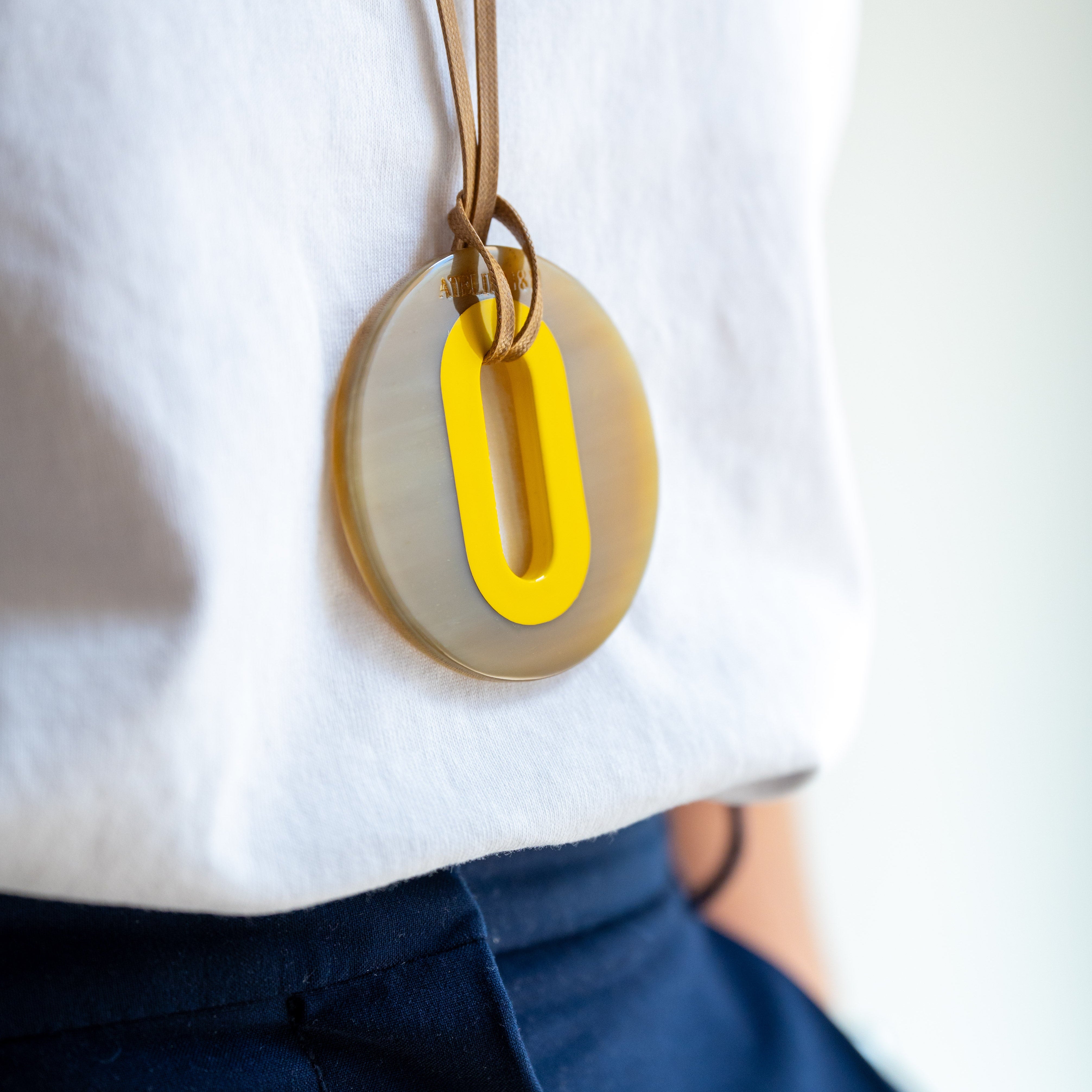 Pendentif Alice Corne Claire Jaune