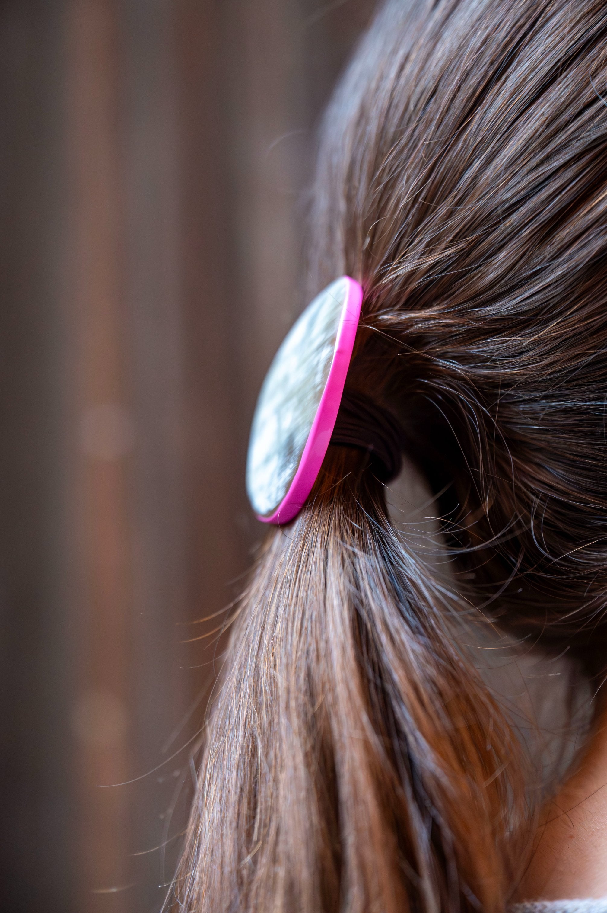 Élastique EUGÉNIE Corne Claire tranche Rose Fluo