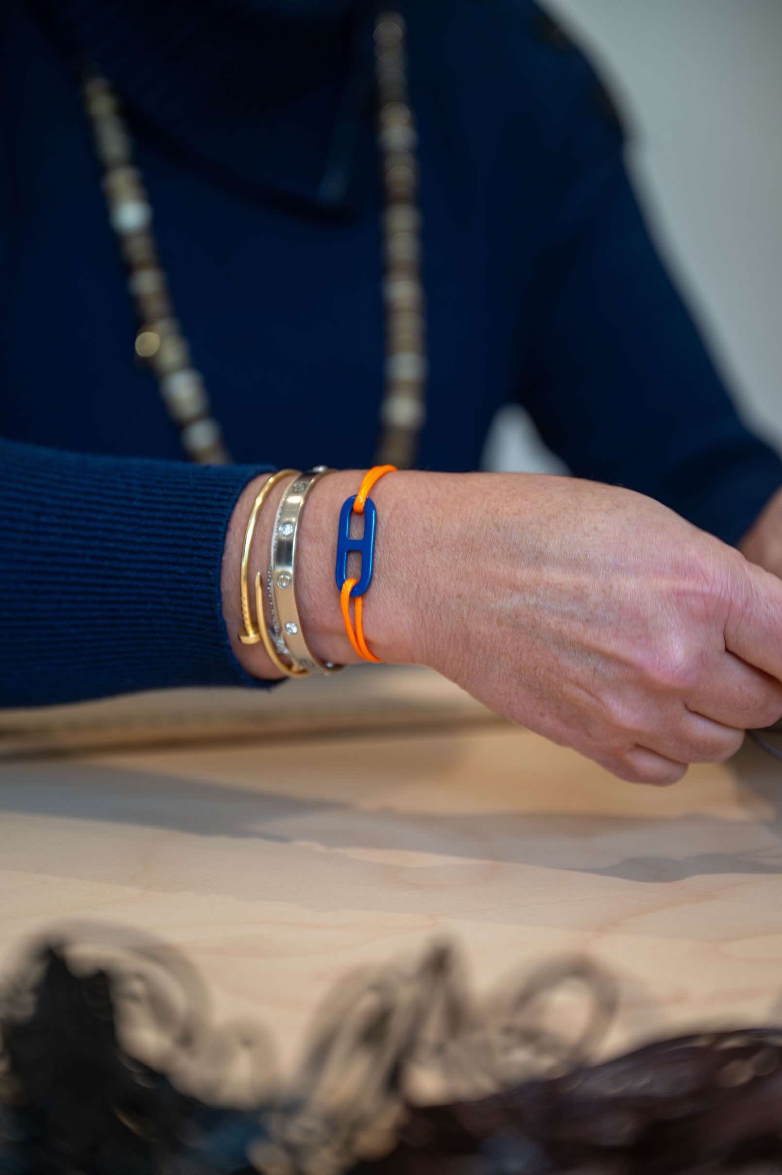 ATELIER1811  Maillon Martin Bleu sur lien orange 