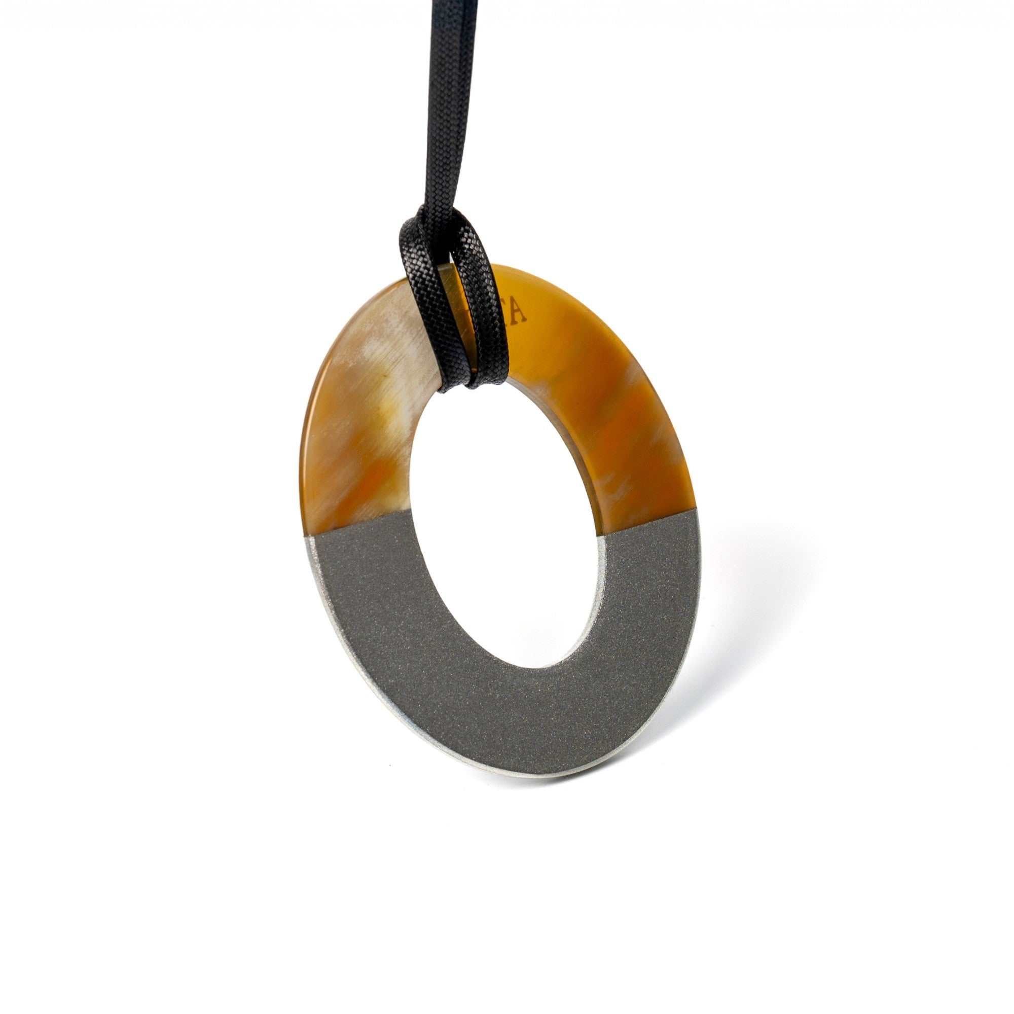 Pendentif Ovale En Or Jaune 18 Carats - Décor Végétal Avec Pierres Rouges - Réf. MP2574 - Occasion